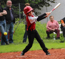 Zink Felizian at bat