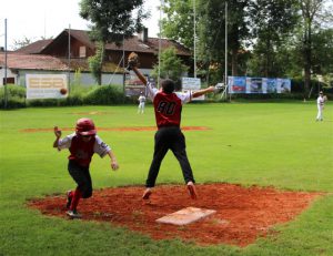 2016 07 23 - Schueler Tossball vs Caribes_Monsterstretch an 1B