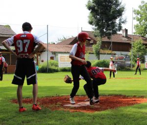 2016 07 23 - Schueler Tossball vs Caribes_Play an 1B