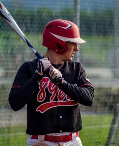 2016 - Herren 1 vs Gröbenzell_Alex Simon at Bat